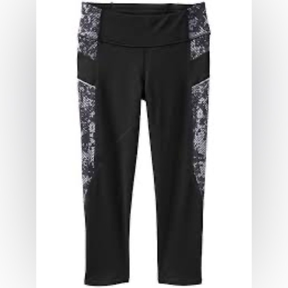 Athleta Black Revolve Stride Capri Leggings Women’s Size Medium